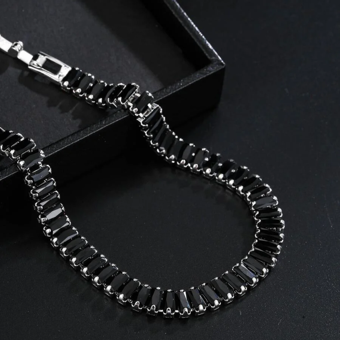 Noir – Elegant Sort Armbånd